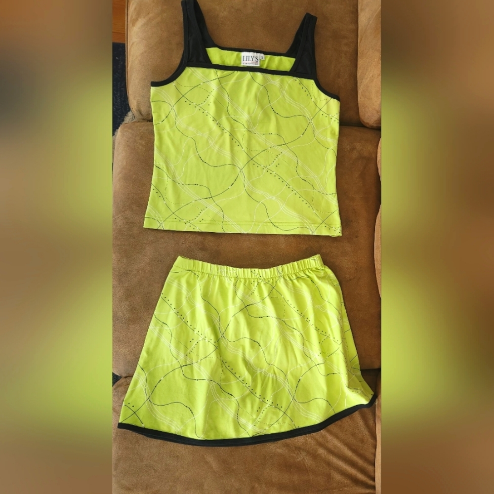 Lily's of Beverly Hills skirt and tank set. Small